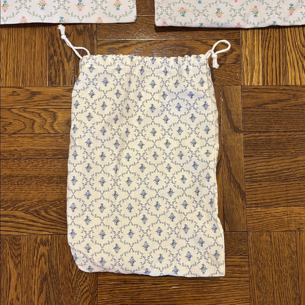 Hill House Trellis Drawstring Bags Set - Picture 4 of 4